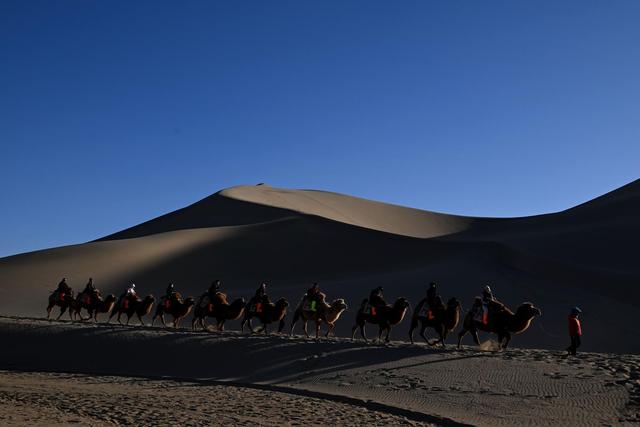 敦煌：大漠如画冬景迎客来