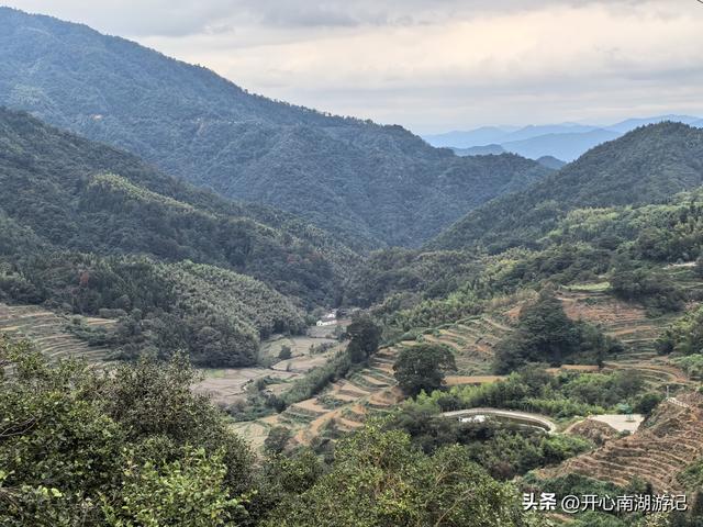 2025年秋老姐俩江西行，去篁岭看晒秋