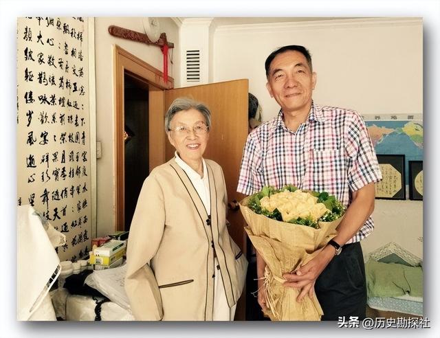毛主席的机要秘书谢静宜有多美？长相清纯可爱，当过北京市委书记