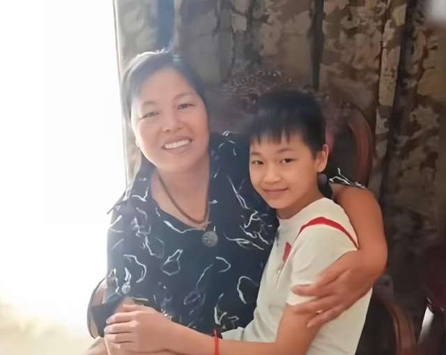 自建房风波升级！全红婵夺金仅10天，恶心的事发生，全爸无奈苦笑