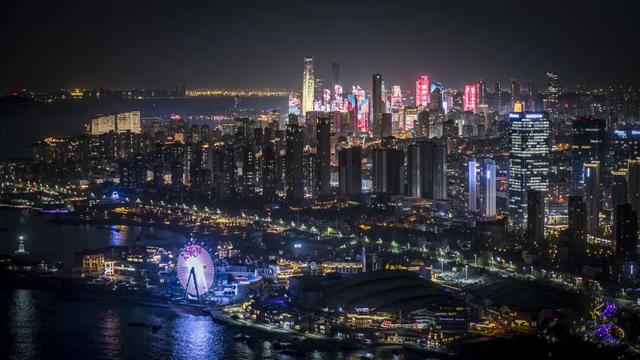 霓虹初上时，看见夜青岛的AB面~