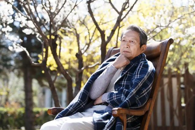 不管你信不信，男性过57岁后，基本都有如下5个现状	，要学会接受