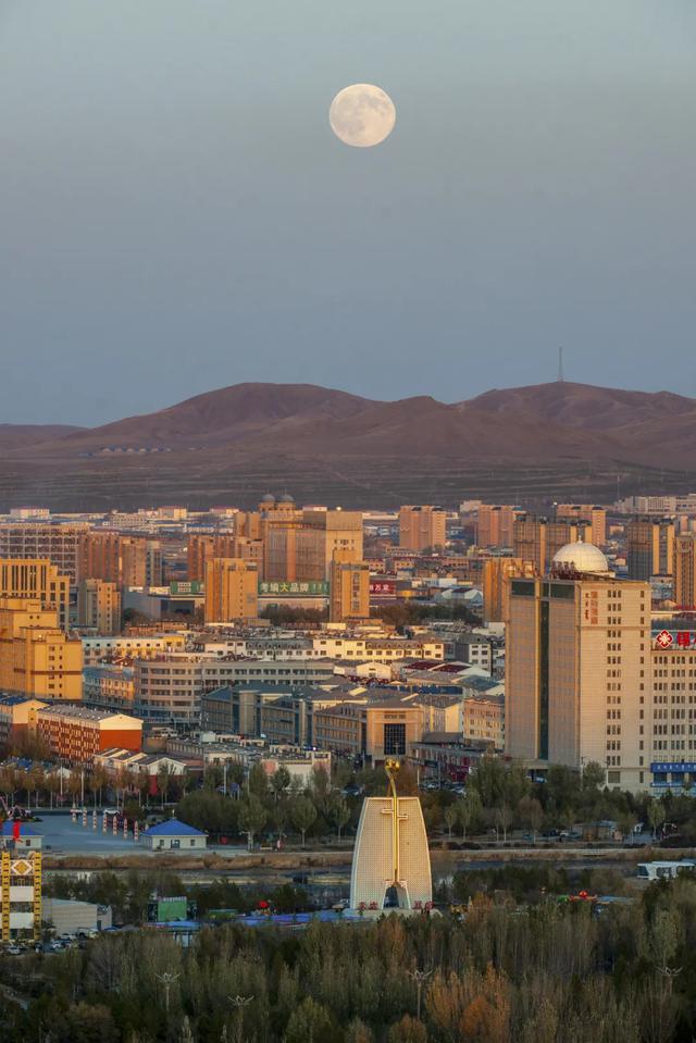 🤩哇~好大的月亮🤩