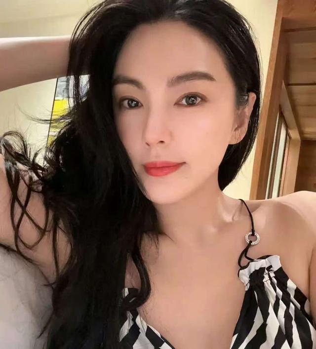 离春节不到1个月，4位名人翻车，没一个值得同情	，原因五花八门