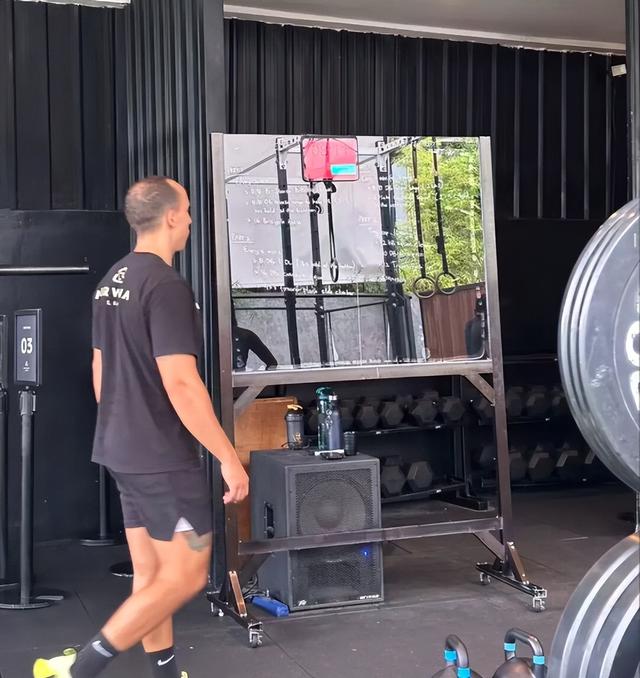 放弃千元健身房，打工族飞巴厘岛“上体校”，8天课程才花八百块