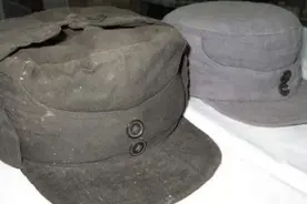 八路军军帽上的两粒纽扣，到底是干什么用的？图片