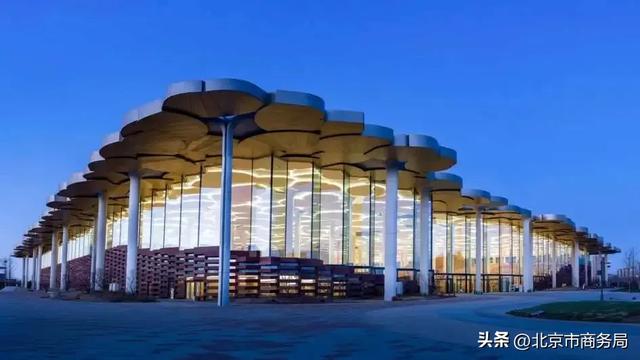 热热热热闹极了!来副中心蹦“水迪”、淘文创……解锁N种清凉玩法~