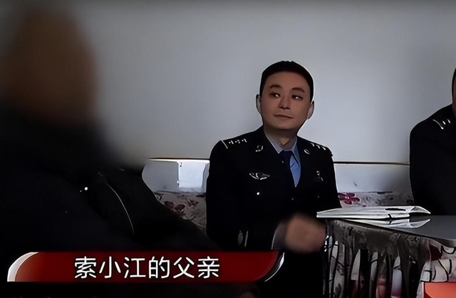 杀人凶手凭空消失，警方追凶20年后才知，他藏在“最安全的地方”