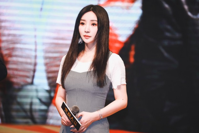 中国女星界丰满的天花板，美的理所当然，她们的身材简直太冒犯了