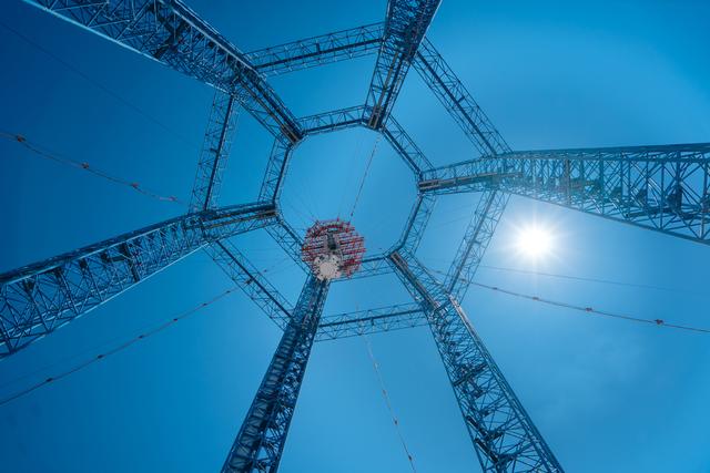 中国载人登月器首次着陆起飞测试成功：向2030年月球迈出关键一步