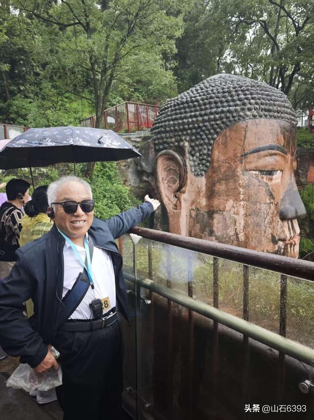 丁怀华：《大美川府行 大爱祖国情》