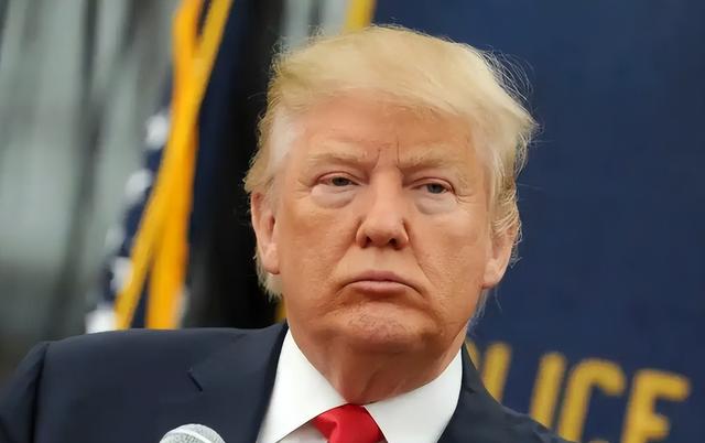 英伟达市值冲破5万亿！芯片巨无霸碾压日德GDP，是神话还是泡沫？