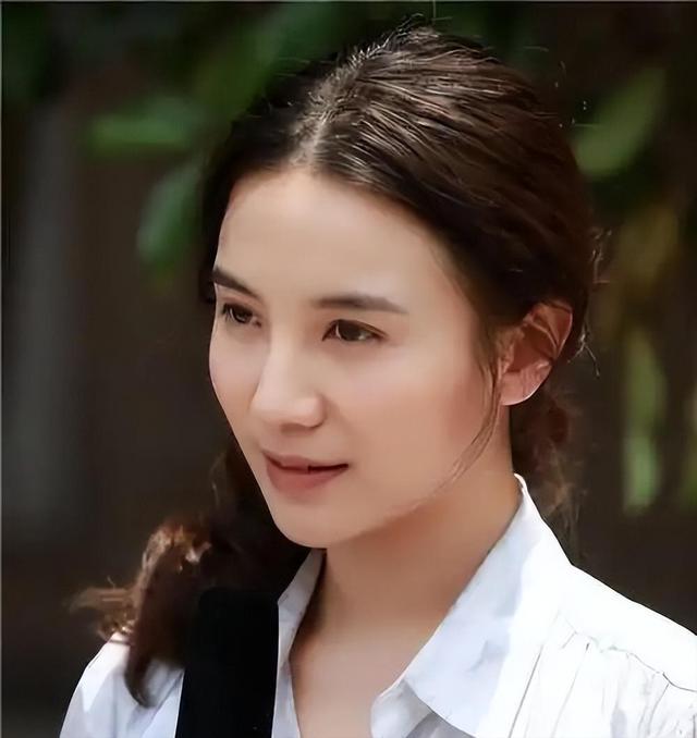 大衣哥跳楼身亡、赵本山灵堂	、宋佳知三当三，造谣的越来越离谱了