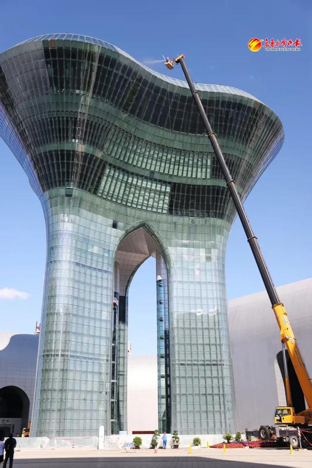 刷新颜值！看乌鲁木齐文化中心如何“净”享高空SPA