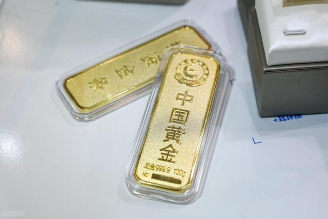 黄金白银逻辑延续	，今年或将继续走牛