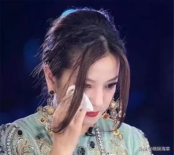 再难翻身 ! 封杀4年后，49岁赵薇近照曝光，事业婚姻全凉，星气已无
