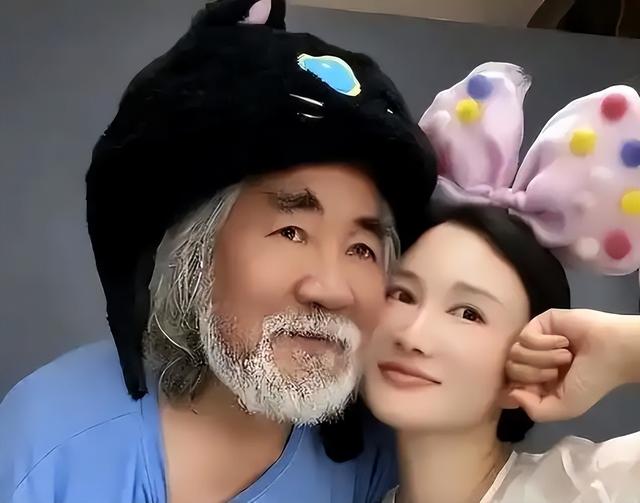 张纪中也没想到，为自己连生3胎的杜星霖，狐狸尾巴终究藏不住了