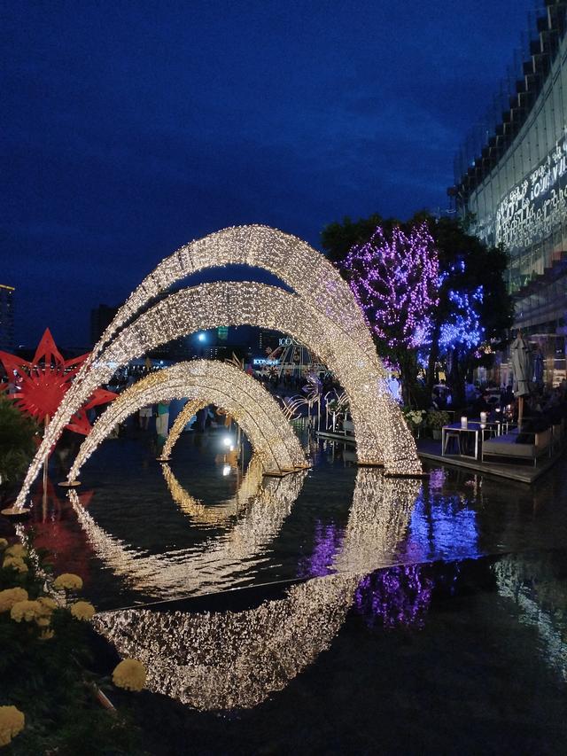 湄南河的夜，是流动的星光