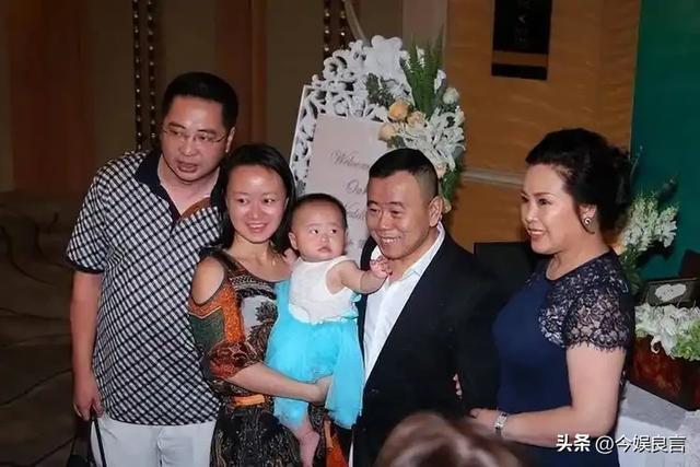 全家移民真相大白2年，享正师级待遇的潘长江，已走上另一条大道