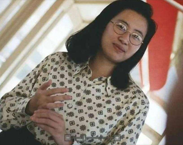 顶着骂名给中国送技术，年薪超4亿的她，为何敢和美国对着干！
