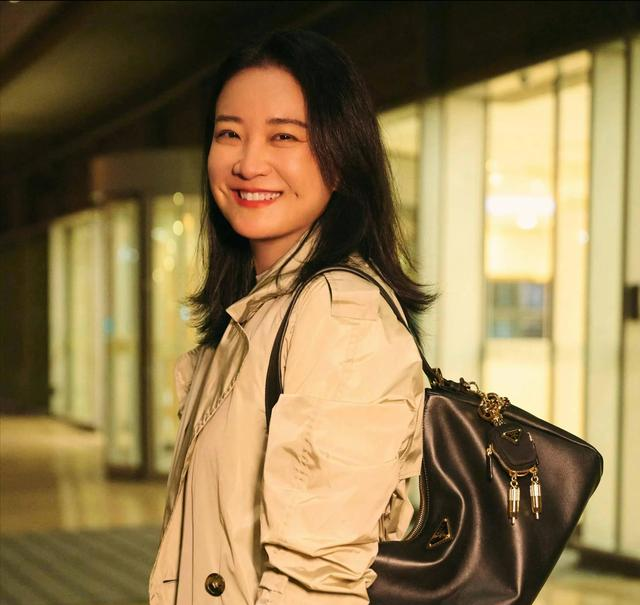 钱赚够了不装了？退出春晚销声匿迹的贾玲，如今下场令人唏嘘