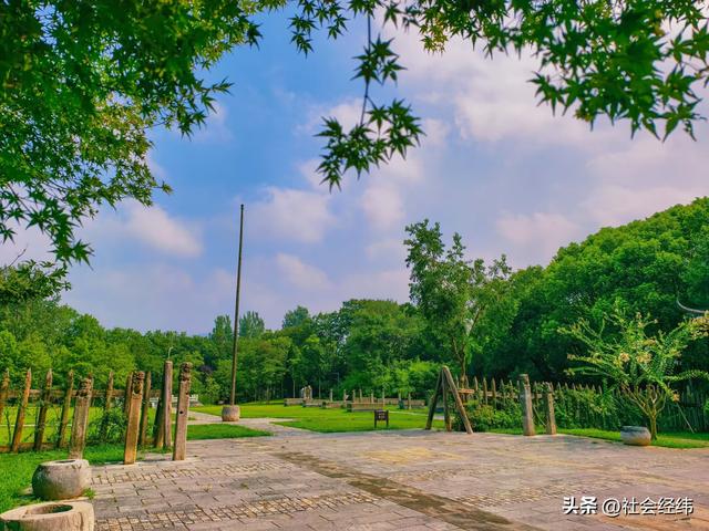 下马坊遗址公园：石坊凝史韵，一步叩明陵