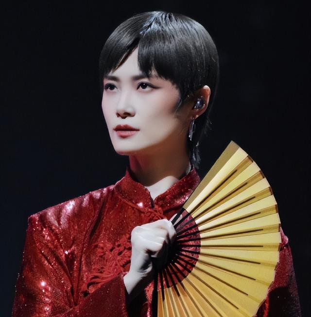 嫁法国老头真相大白5个月后，41岁李宇春近况曝出，一点也不意外