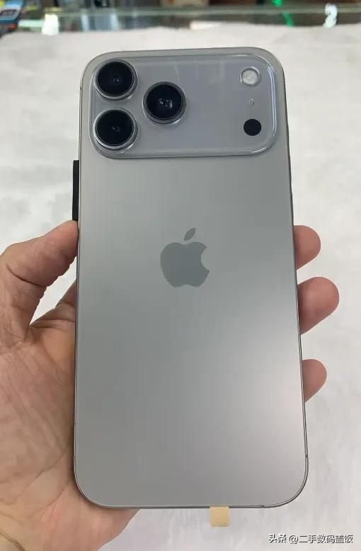 根据iPhone 17系列流出的CAD图提前开工，山寨机比真机提前现身！
