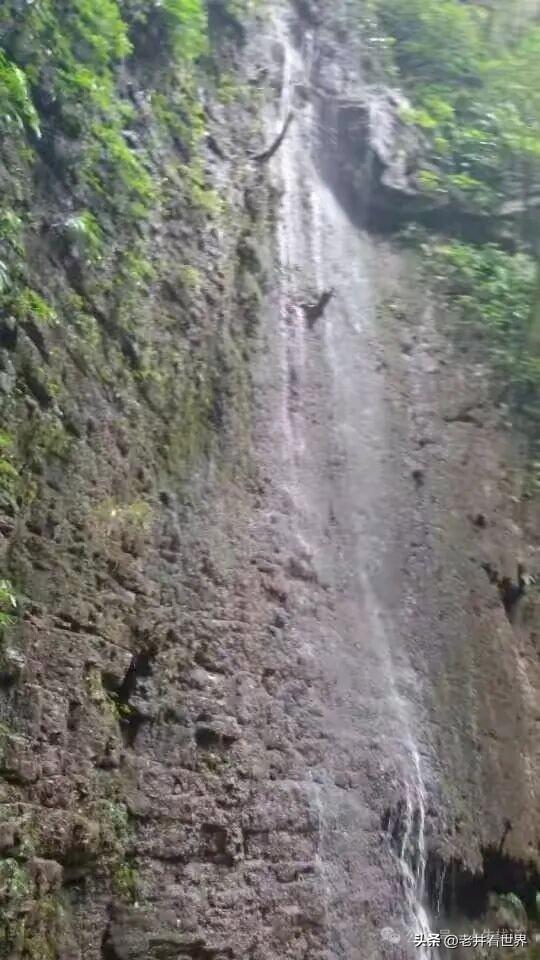 才出大峡谷，又湿身娄江上 || 胡成江