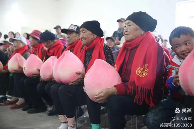 金秋三岔河：荷韵传情颂美景 孝亲敬老暖桑榆