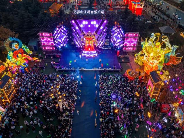 怎么一提万岁山武侠城，就“哇”声一片