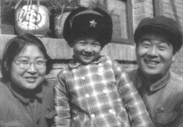 72年李敏怀孕，独自来中南海探亲，毛主席怒道：孔令华太不像话了