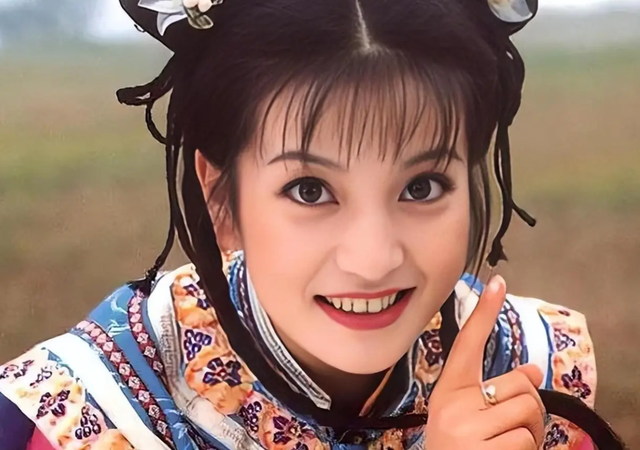 翻身无望！49岁赵薇再曝近况，胃癌传闻真相大白，脸垮皮松人憔悴