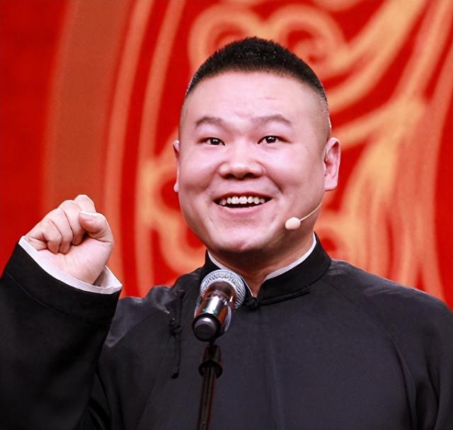 才宣布不上2026央视春晚，岳云鹏被扒底朝天，打小抄是冰山一角