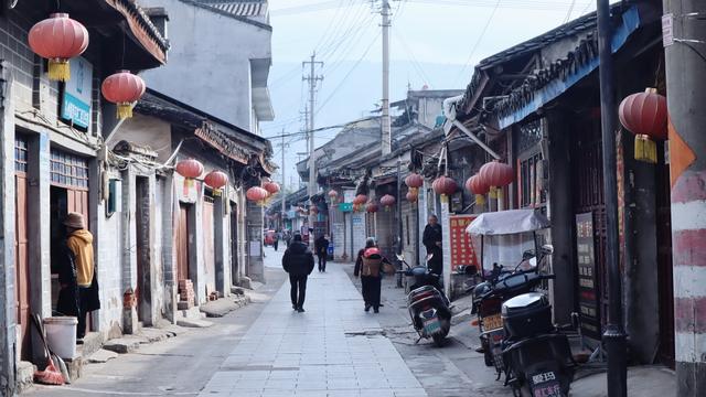 四川小众千年古城，形成于西汉，集市热闹，古寺老院子，生活惬意