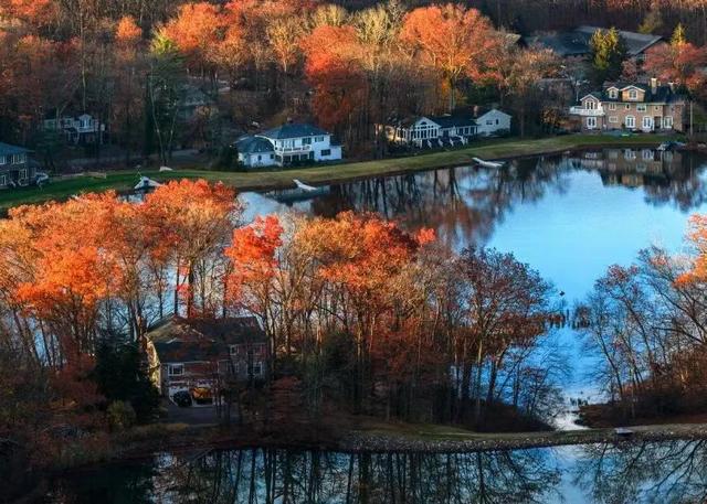 静谧山湖,最美秋色