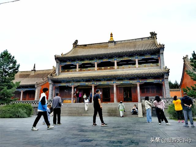 锡林浩特的两座寺院让我长见识了，佛教博大精深