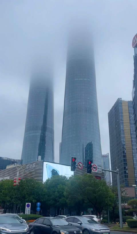 江西五日自由行：江西第一高楼 · 南昌双子塔 · 中部最高双子楼