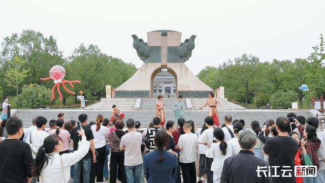 人人人人人……万名游客相聚炎帝故里“寻根+庆生”！