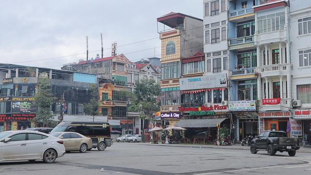 走进越南边境老街省，一桥之隔的中越城市差别有多大，对面是中国
