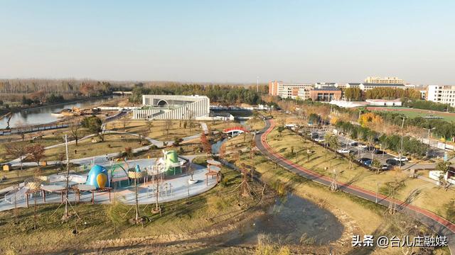 台儿庄：运河波光映古城，两岸公园绘新景