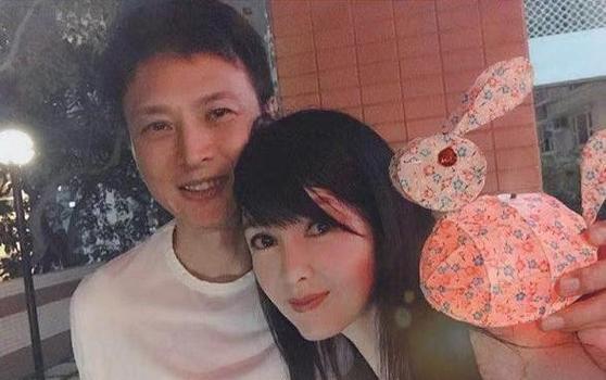 被戴8次绿帽子，3次捉奸在床，这就是我们“玉女”守卫的爱情？