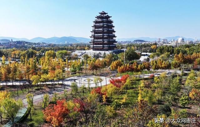 四季流转 多彩枣庄 | 枣庄：城市公园树木叠翠流丹