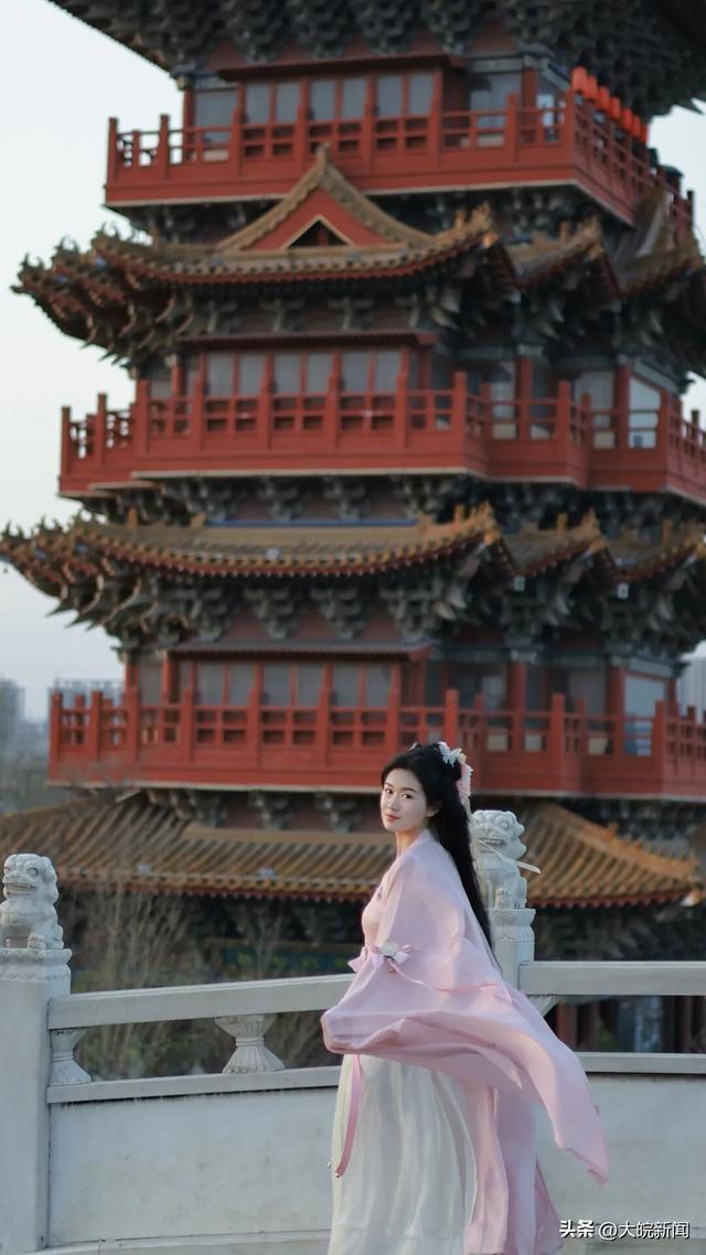 清明上河园：全国教师 全部免费 教师节快乐