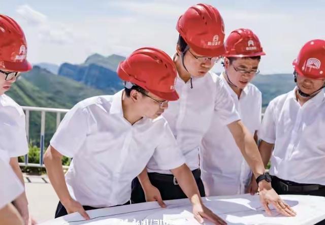 625米云端筑梦：一座桥如何改写山河，惊艳世界