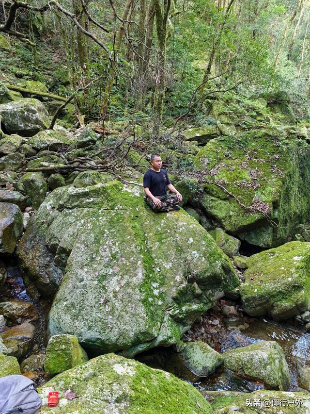 龙岩黄连盂徒步登山