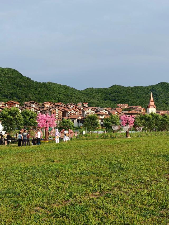 张家口赤城海坨山谷是有钱人的世界,普通人可以看看美景