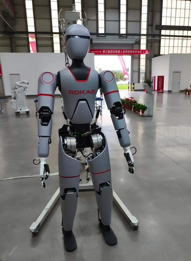 马斯克要掀制造业的桌子，中国巨头一招破局，掐住关键命门