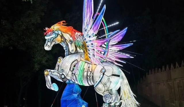 9米高“京彩女神”亮相新春彩灯嘉年华，独家赏灯路线揭秘！