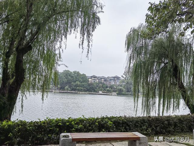 襄阳古城汉江风景很美